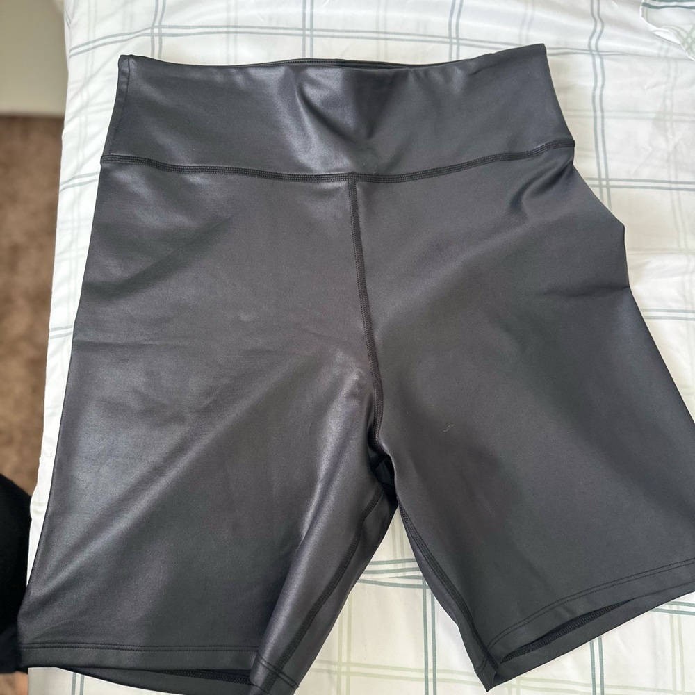 Abercrombie shiny bike short - L